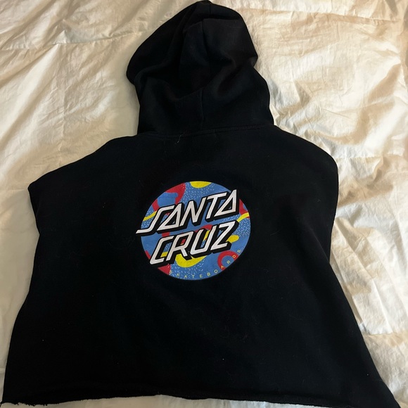 Cropped Black Santa Cruz Hoodie - Picture 4 of 4